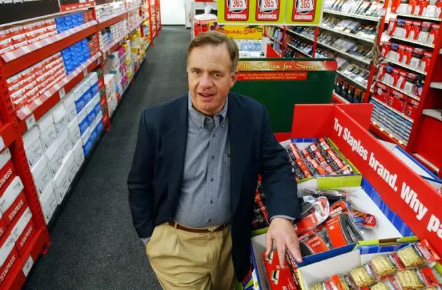 美国文具巨头史泰博的陨落：谁给了巨人最后一击？