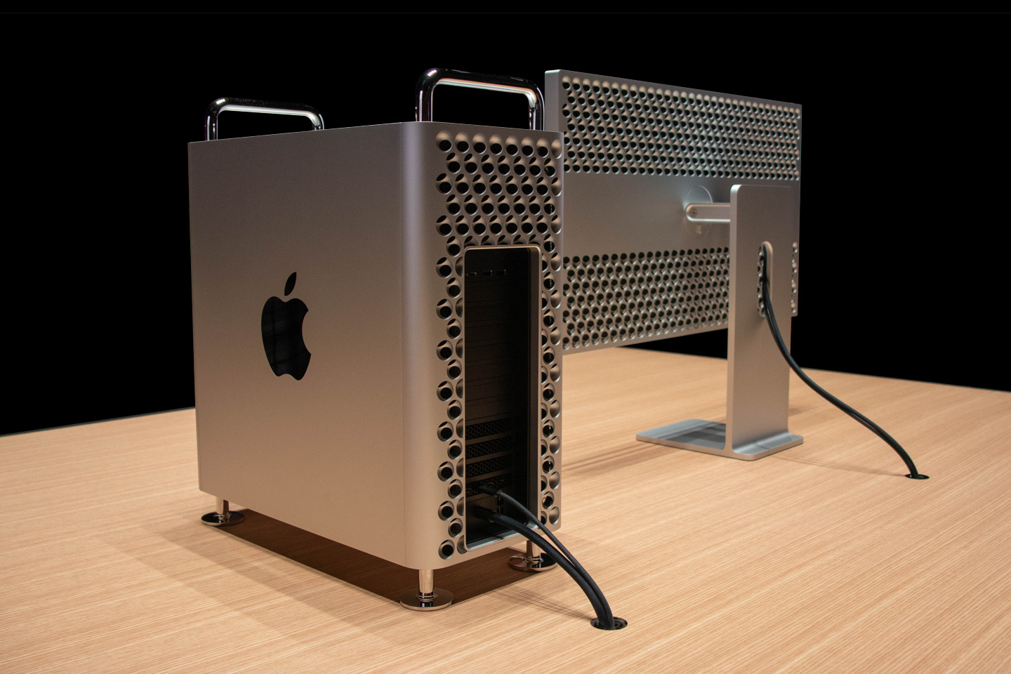深度设计分析：苹果新款Mac Pro的设计像是“铁锅乱炖”