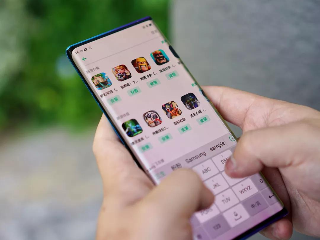 全面屏时代，瀑布屏会是手机的下一个差异点吗？