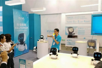 进击的机器人：谁能赢得儿童消费者