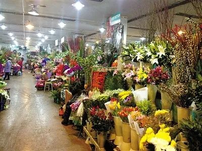 80%的毛利，一到节日价格就暴涨，开花店真的能赚钱吗？