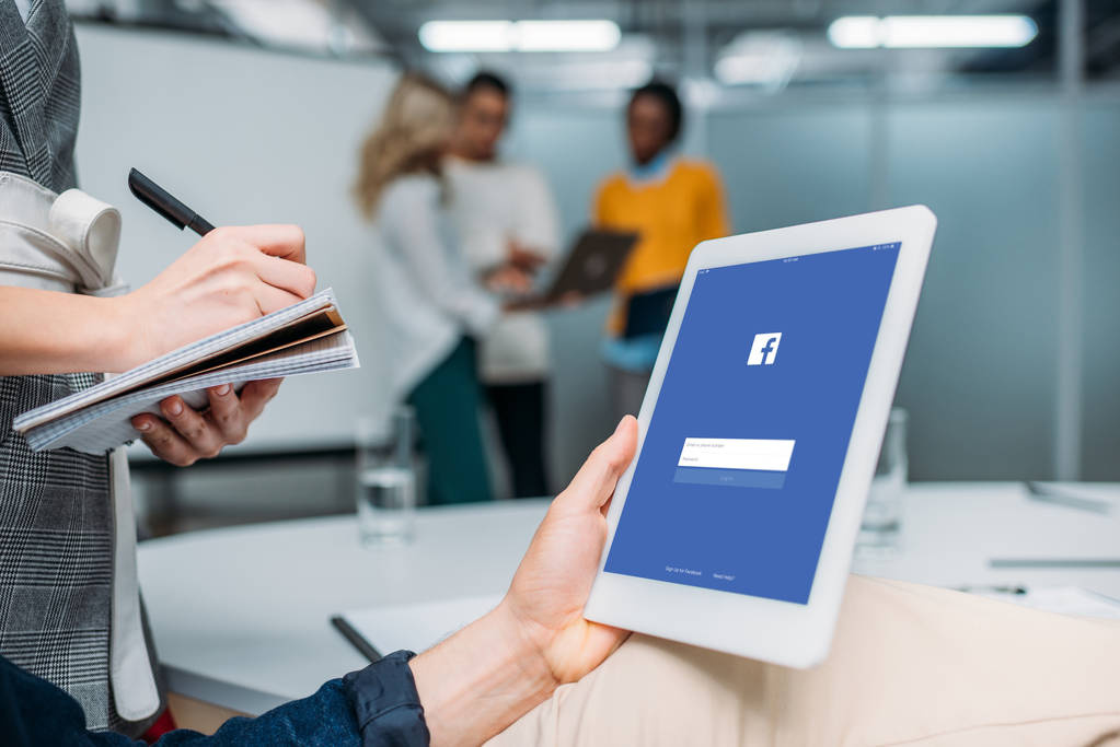 颠覆交易网络又进一步？Facebook就数字货币计划与监管层沟通