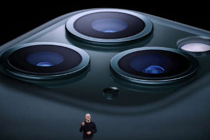 8点1氪 | 易车收到腾讯私有化要约；高盛将苹果目标价下调26%；​郭明錤上调iPhone出货量预期