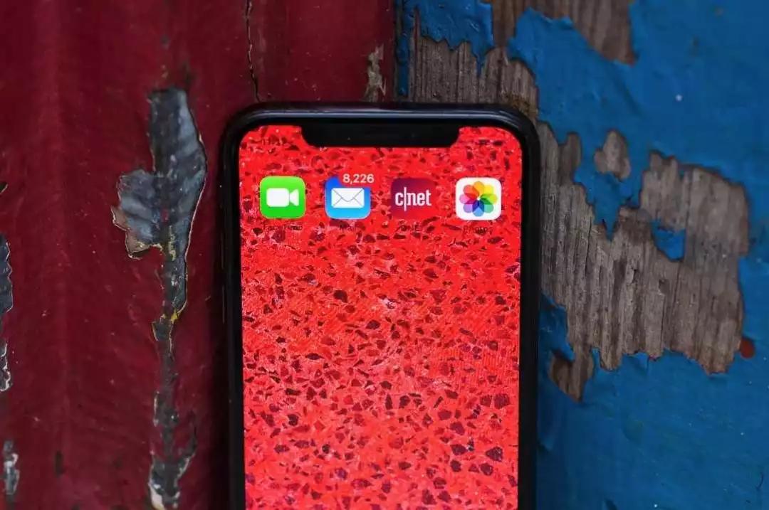 后iPhone时代：手机亮点不够，要靠硬件来凑