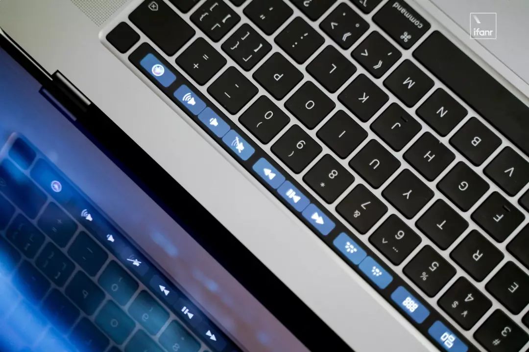 16 英寸 MacBook Pro 上手体验：苹果重新拥抱专业级用户