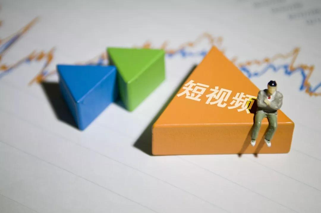 微博走入低谷：下一个十年，靠什么重返舞台中心？