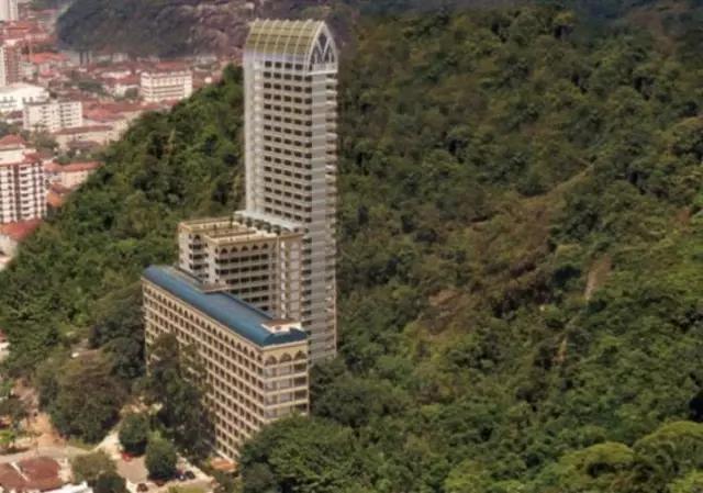 未来人类殡葬一览：太空中正飘着上千个骨灰盒