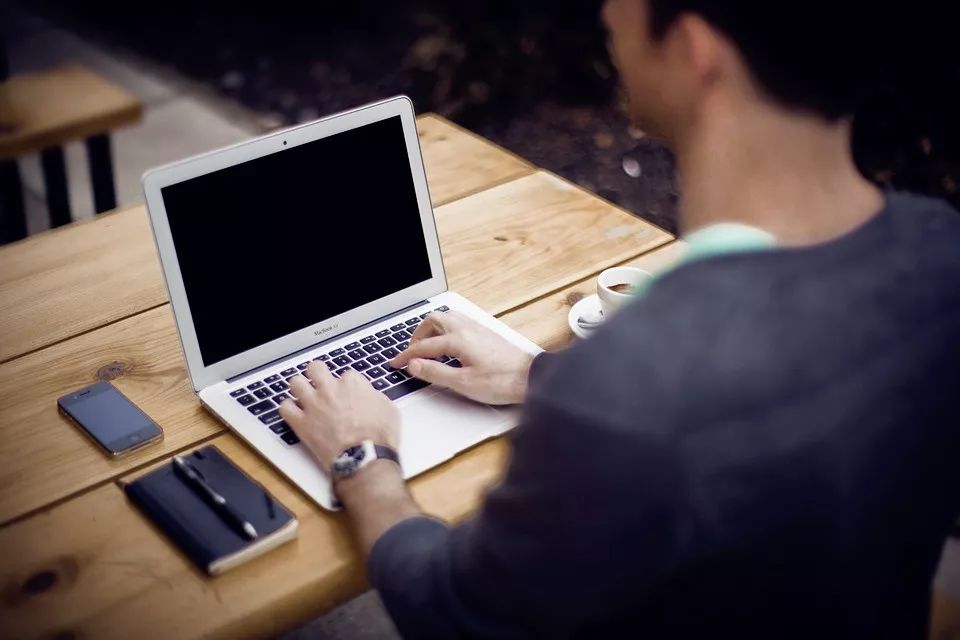 出道15年的明道落选李少红的几句话道破了职场中年危机的真相