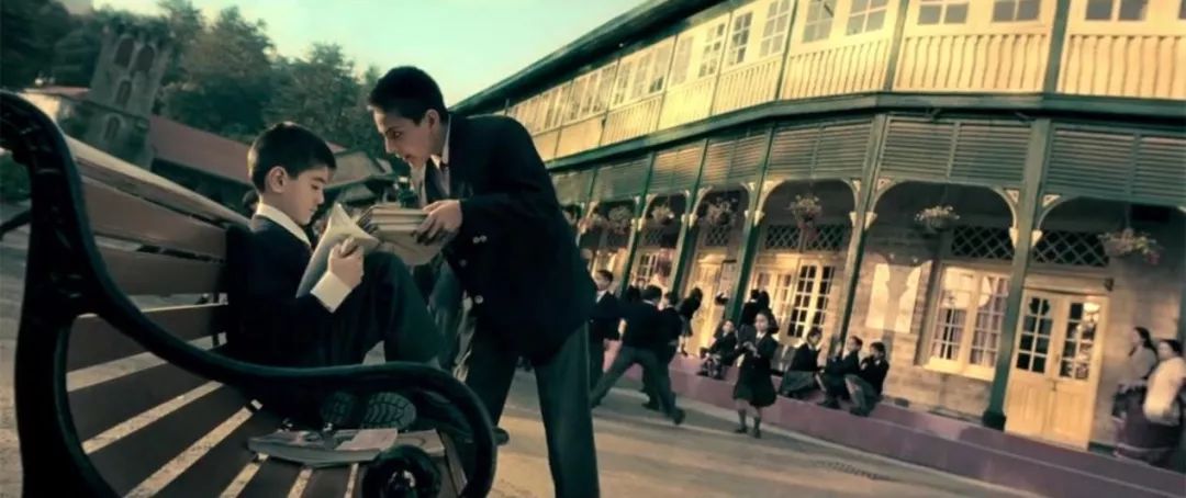 用电影《三傻》，小小感受一下印度与中国的城市差别