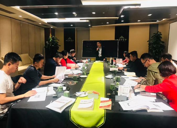 专访欧阳开贵：德鲁克管理思想的核心是把个人、组织和社会联系起来