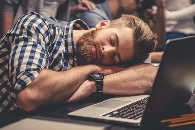 为什么科学劝你一定要睡午觉？