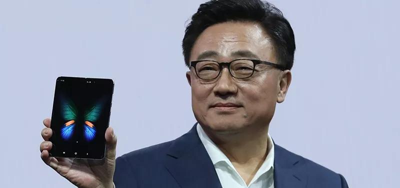 手机圈集体嗨翻又扑街，起底折叠屏量产困局的六大致命因素