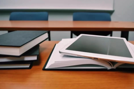 60万线下教培机构，应战K12网校 | 36氪新风向