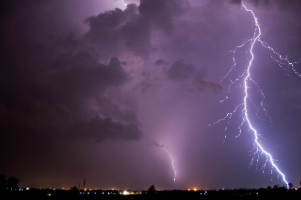 高压线 信号塔 变电站 你根本不知道买房住家什么最可怕 详细解读 最新资讯 热点事件 36氪