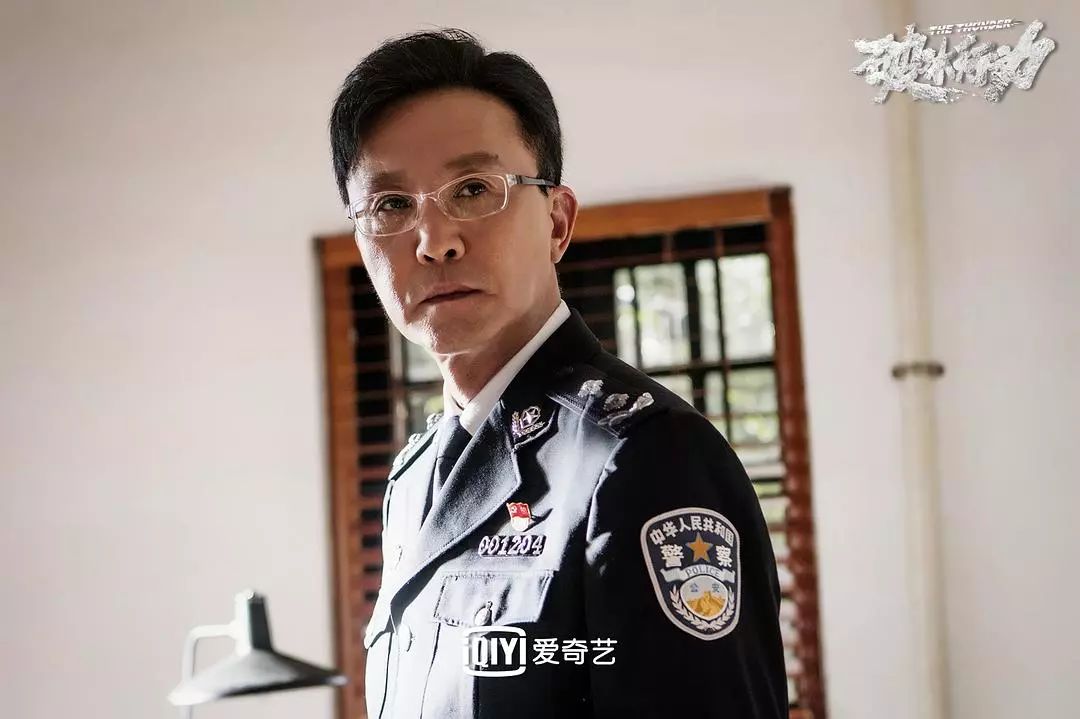 《破冰行动》走下神坛，为何神剧终逃不过“烂尾”？