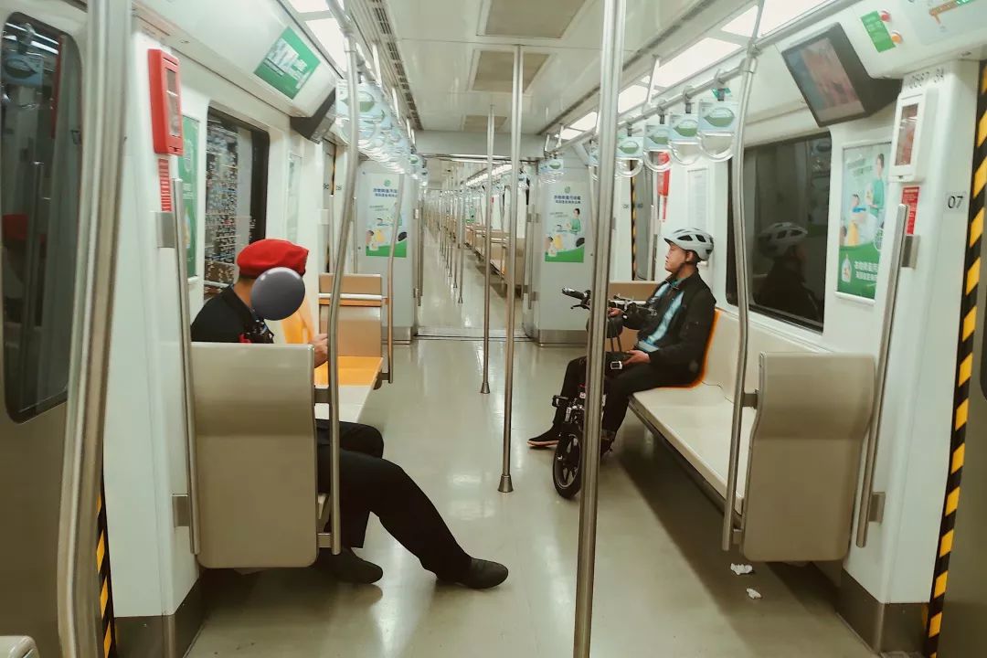 帝都末班车生态图鉴