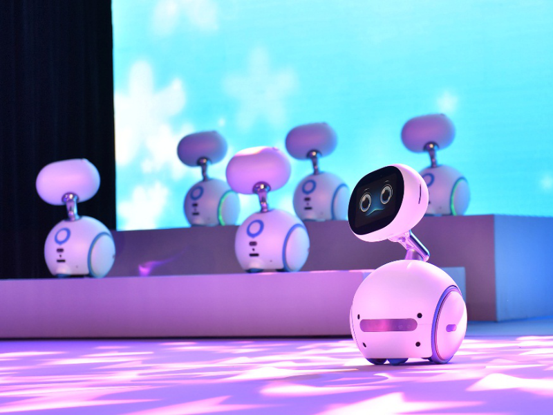 华硕联手腾讯云小微 首款智能陪伴机器人即日面市