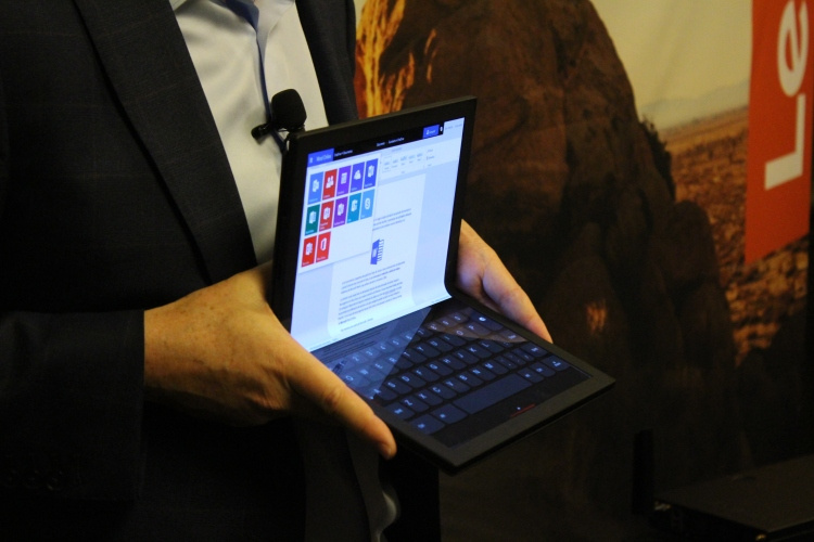 联想展示全球首款折叠屏电脑ThinkPad X1系列原型机