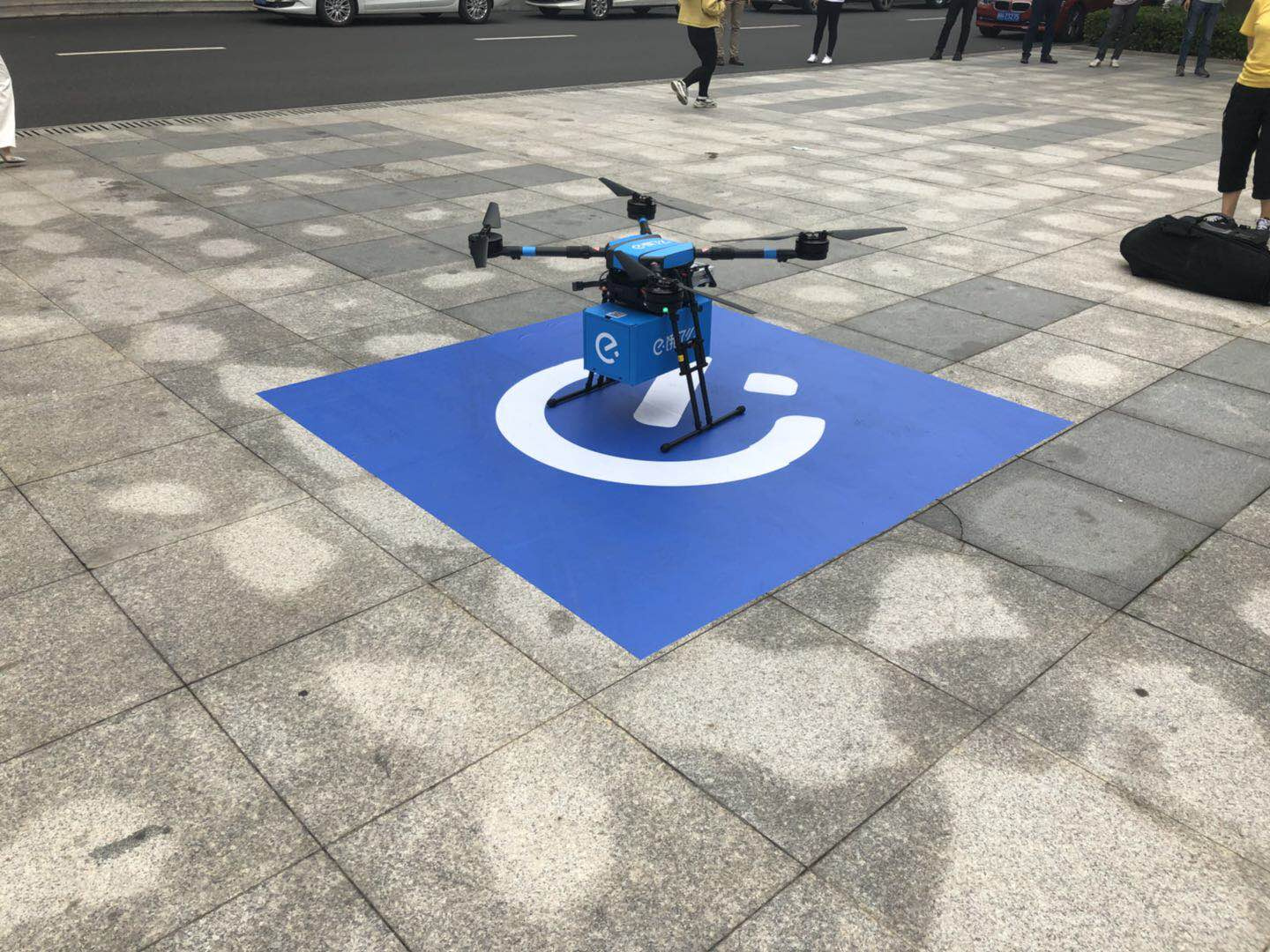 饿了么获批中国首条外卖无人机航线