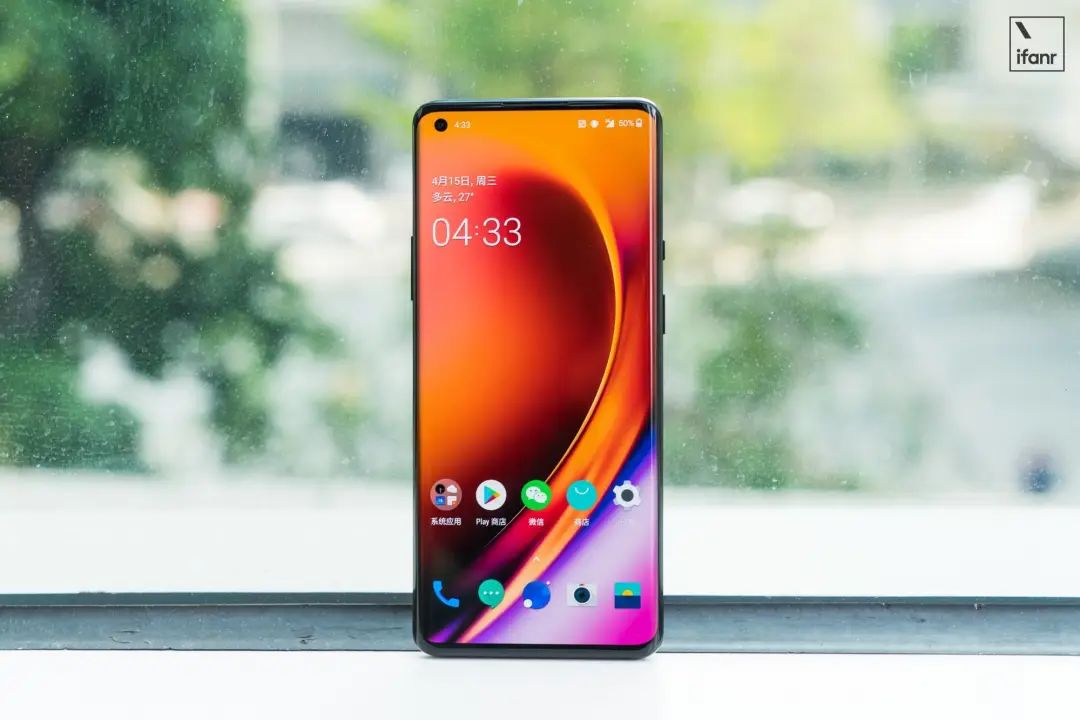 一加 8 Pro 评测：除了高刷新率屏的流畅体验，还补足了一些短板