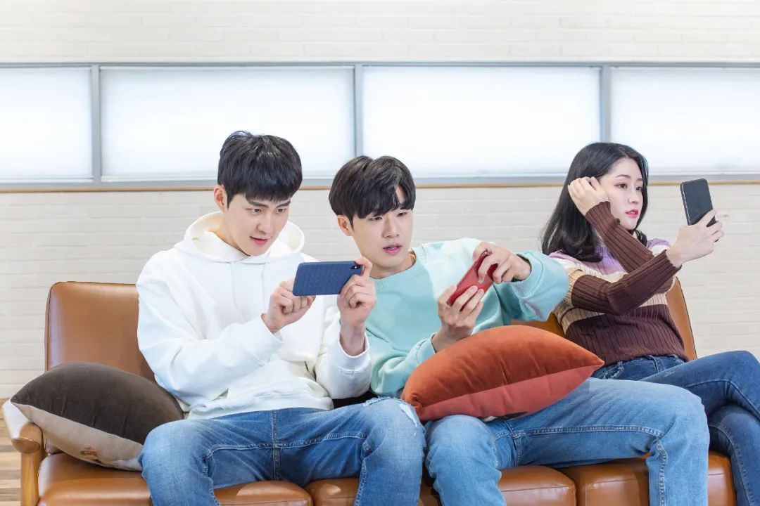 b站大楼上亮起的二维码连结起了城市中的年轻人营销观察