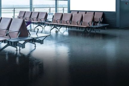 航空公司开始破产：五一廉价机票潮杀到