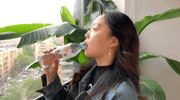 *来自法国南部依云小镇cachat花园的著名山泉水*依云一直是超妹心里