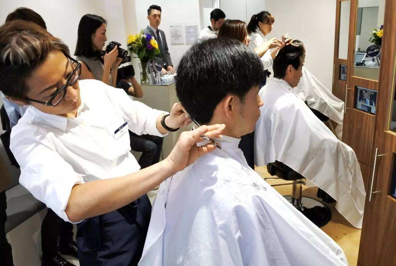 科技神回复 | 日本理发店推出云理发服务，Tony老师在线激情剃头