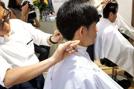 科技神回复 | 日本理发店推出云理发服务，Tony老师在线激情剃头
