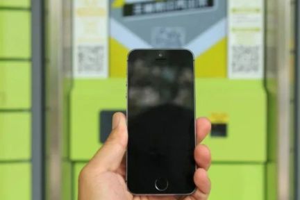 当丰巢变封巢，消费者爱不下去了