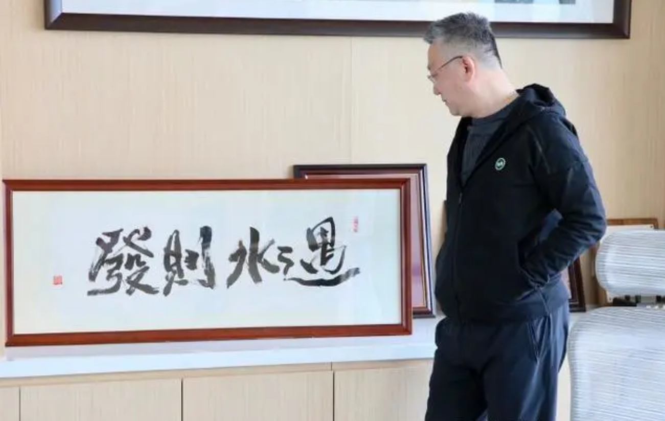 撩饭圈，搞电竞：豪华车要抢占“后浪”拍打的每一片海滩