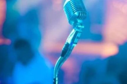 名人扎堆赴抖音直播卖货，什么变了？