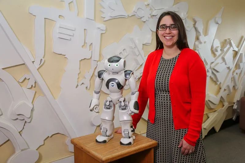 俄勒冈州立大学研发脱口秀机器人，全美巡演数十场获好评