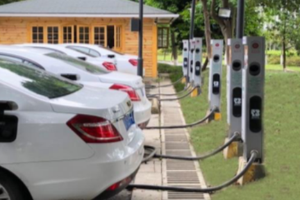 与滴滴、吉利合作，智邦科技不仅想要干掉“僵尸桩”，还要将充电桩铺向全国