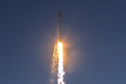8点1氪 | SpaceX载人航天飞行推迟发射；华为回应孟晚舟案：对法院判决表示失望；苹果收购机器学习公司以改善Siri数据