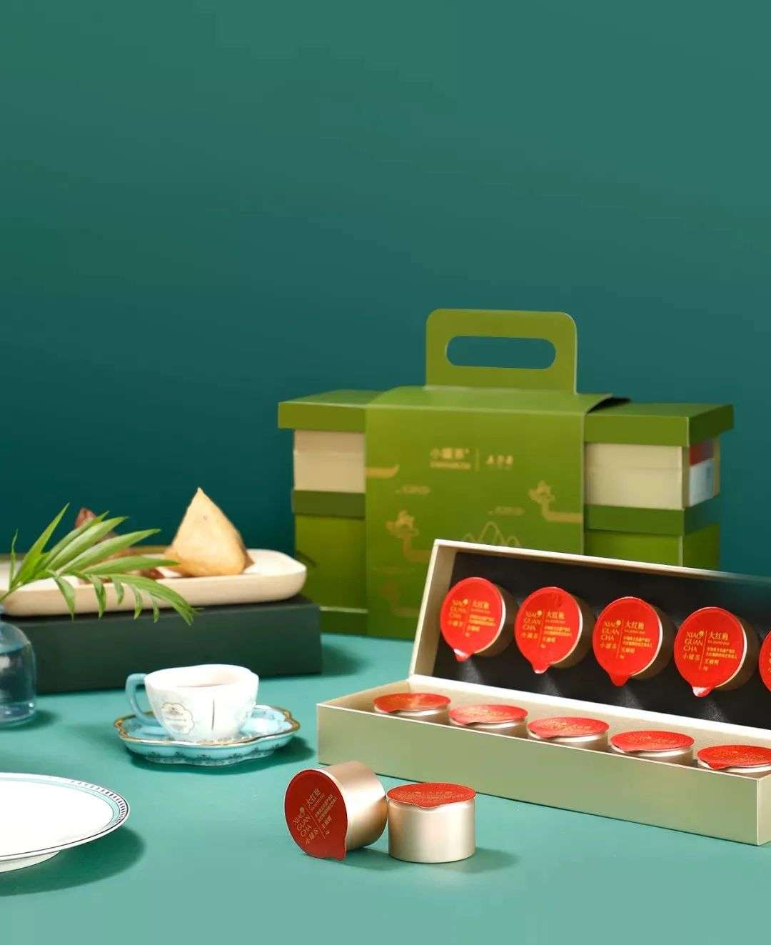 小龙虾、未来肉，星巴克喜茶们今年的粽子礼盒，脑洞太大了