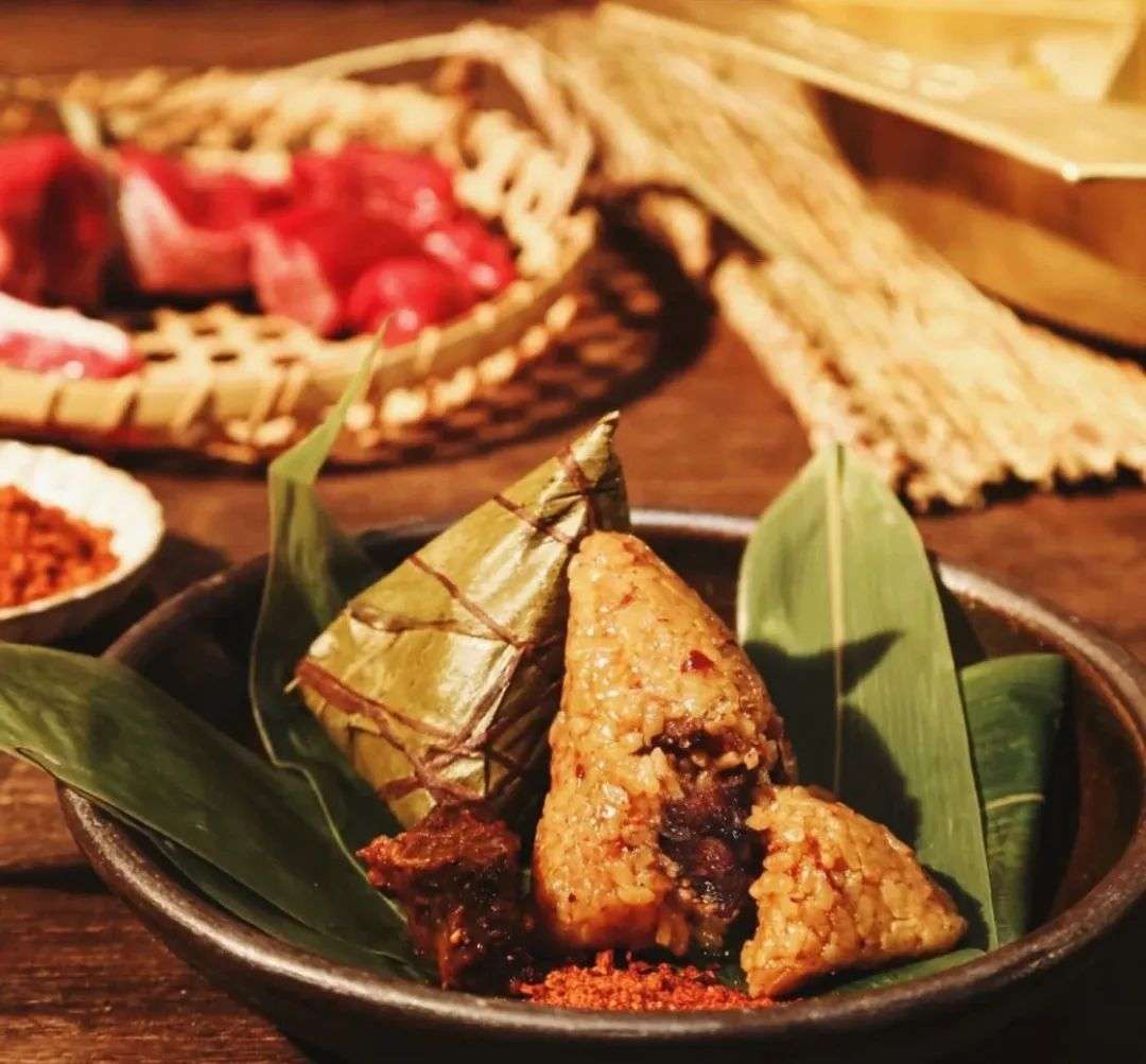 小龙虾、未来肉，星巴克喜茶们今年的粽子礼盒，脑洞太大了