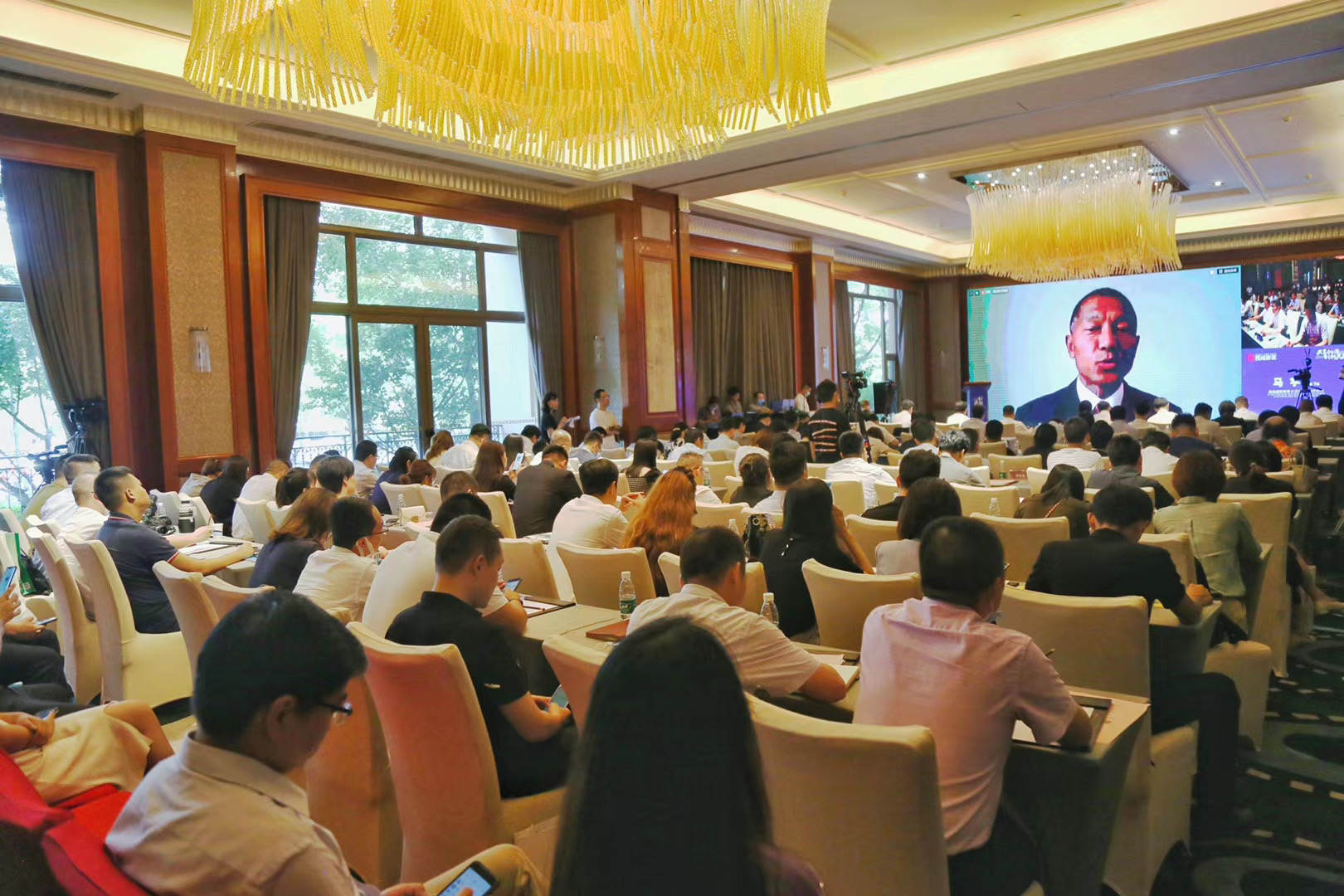 2020西咸新区外资企业座谈会：在创新和枢纽建设中与外资企业同行
