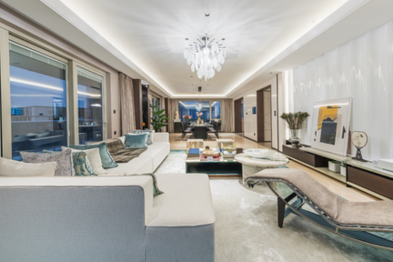 墙内与墙外的世界