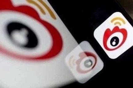 舆论主场之争，整改无果的微博和执意社交的知乎