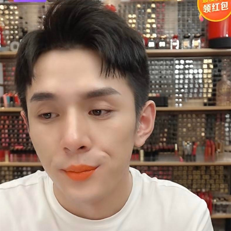 LV在小红书直播，Gucci拍抖音…2020年，奢侈品变Low了吗？