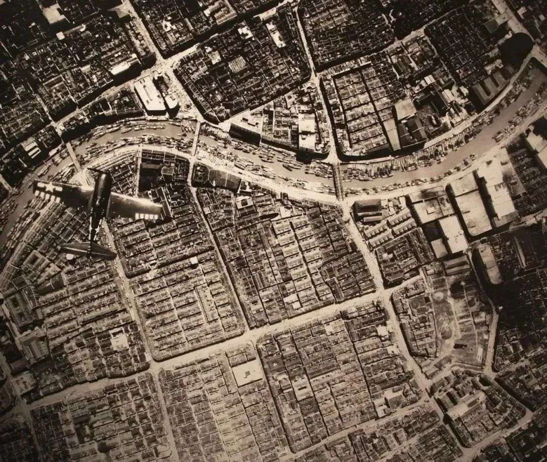 上海原先是国外的殖民地,后来被外国人以租界的方式,划分成了许多块