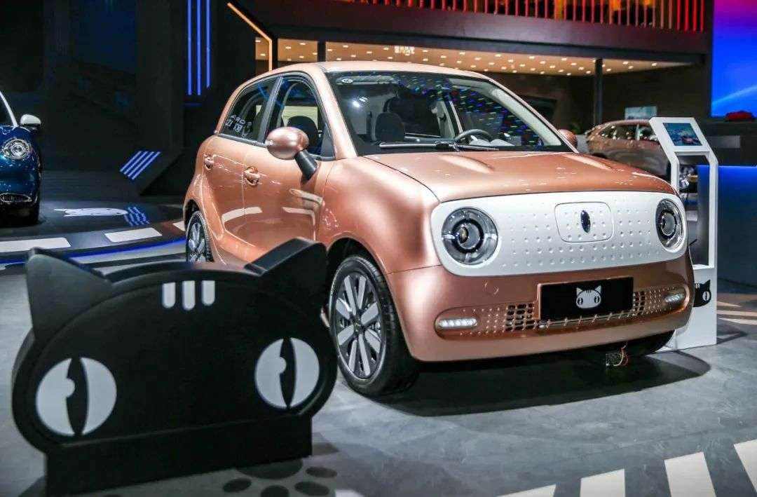 多图直击成都车展：小鹏蔚来正面「刚」，比亚迪「单挑」众豪车