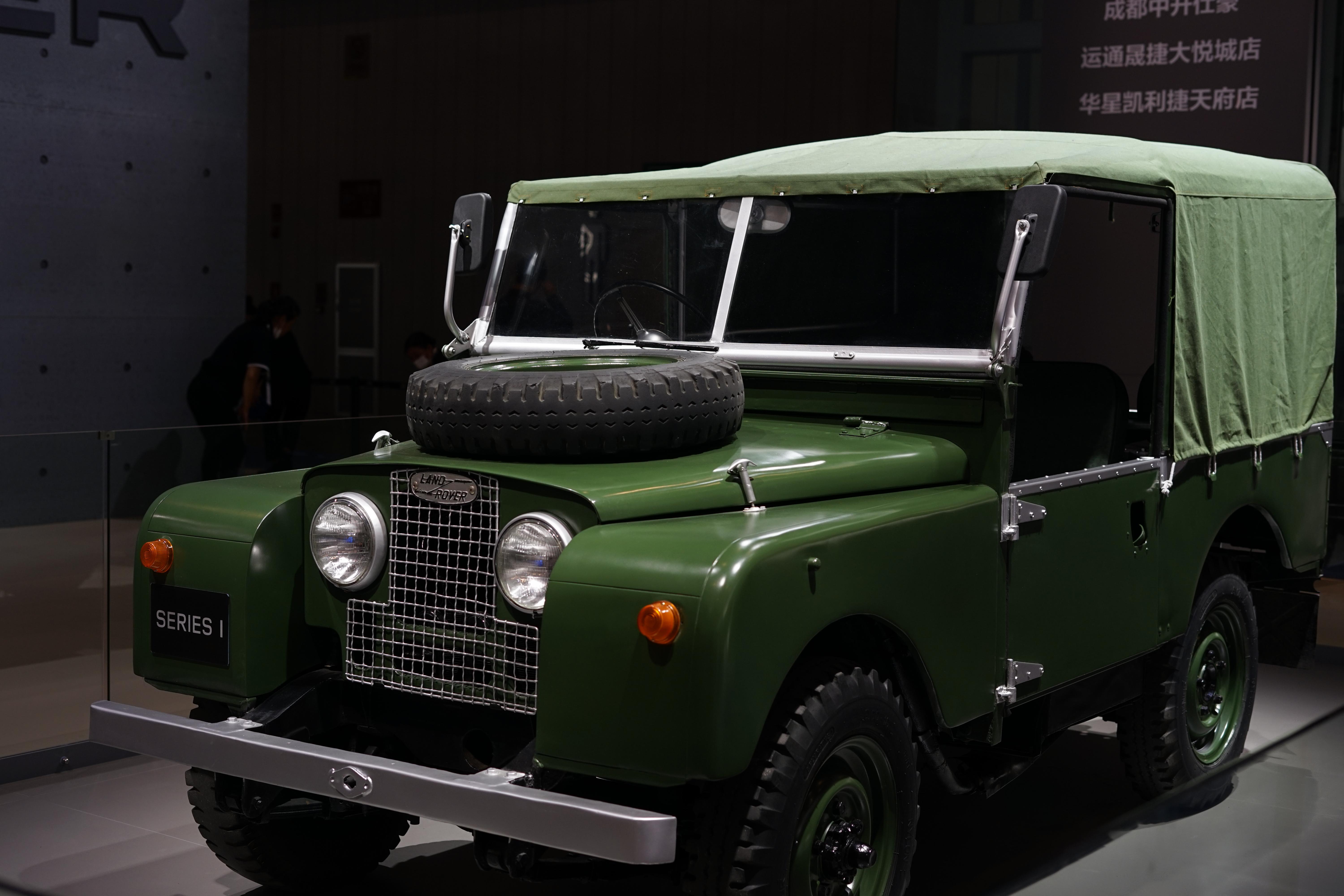 Next Speed｜全新路虎卫士110成都车展正式上市，它“爷爷”也来现场了