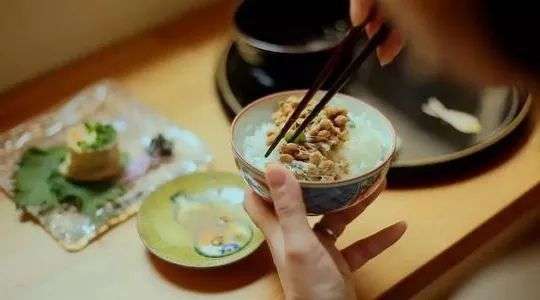 “一人食”的千亿战场，谁在捞金？