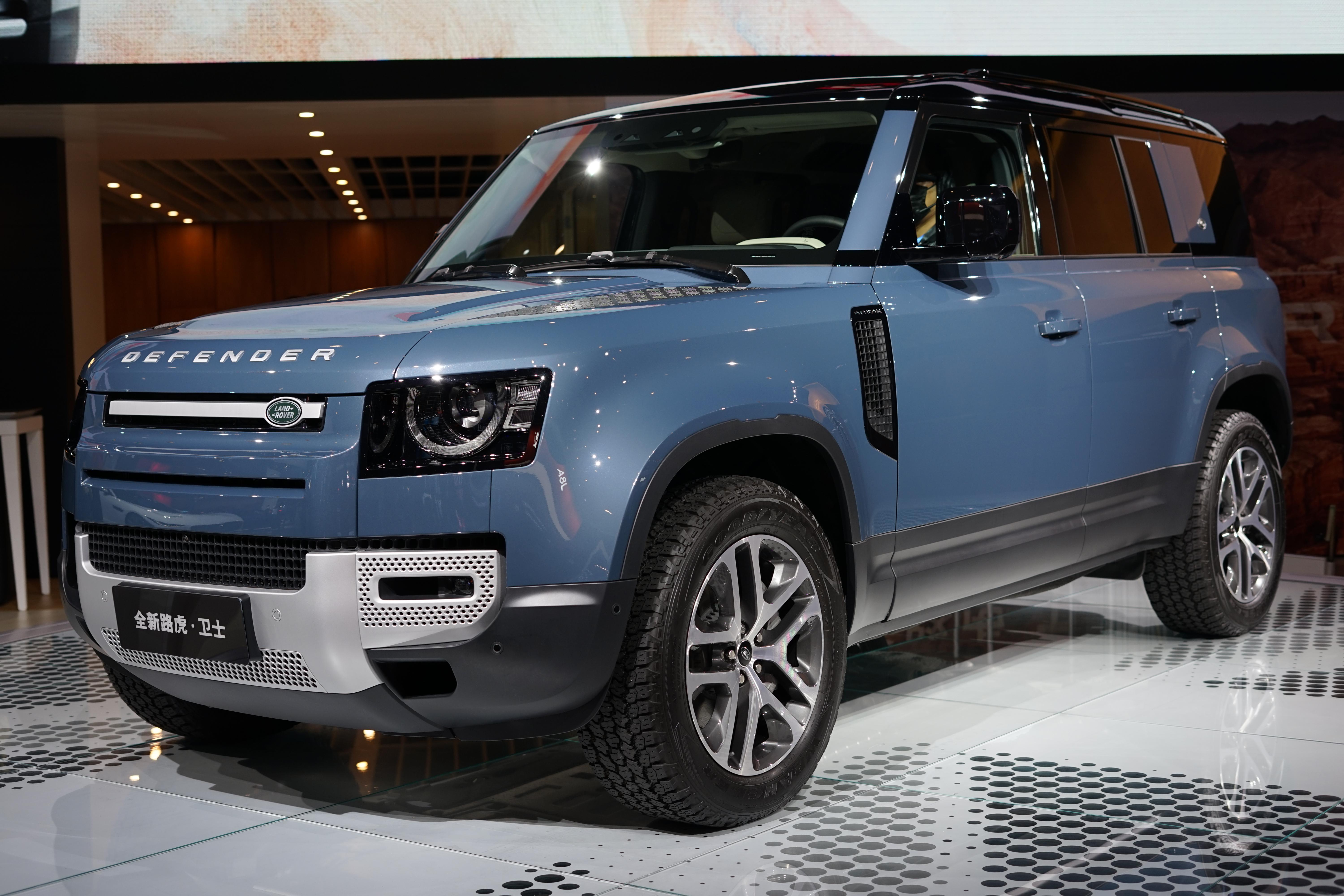 nextspeed全新路虎卫士110成都车展正式上市它爷爷也来现场了