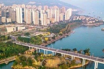 连不成“一小时都市圈”，成渝何以互振？