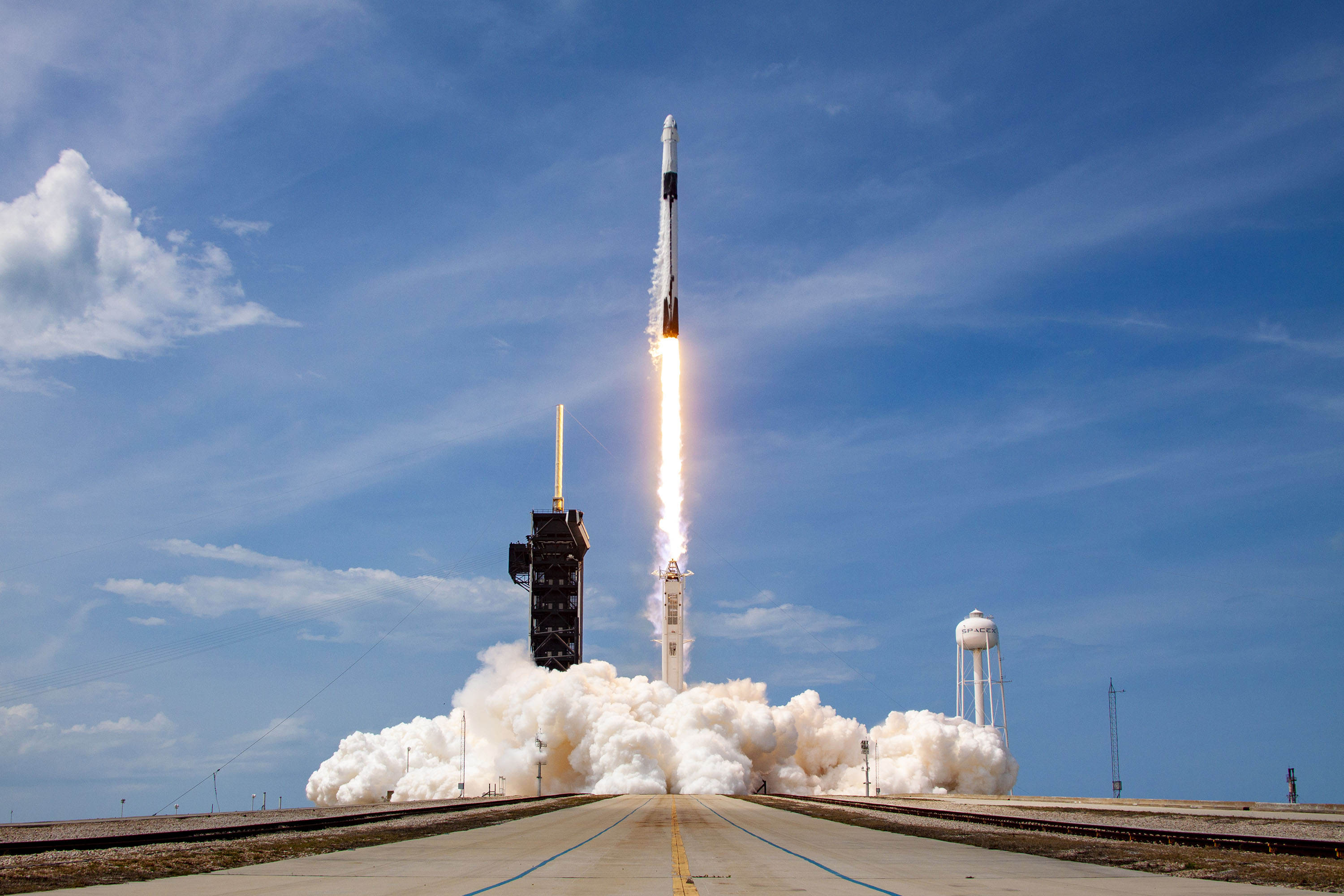 8点1氪 | 字节跳动回应TikTok被收购传闻；SpaceX拟融资10亿美元，估值…