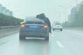 “鹰翼门”关不上，“幽灵刹车”事件不断，特斯拉销量飙升背后藏隐患？