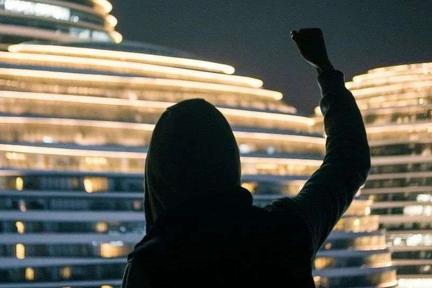 那些30岁的新媒体人：有人泰国几套房，有人在小城市怼老板